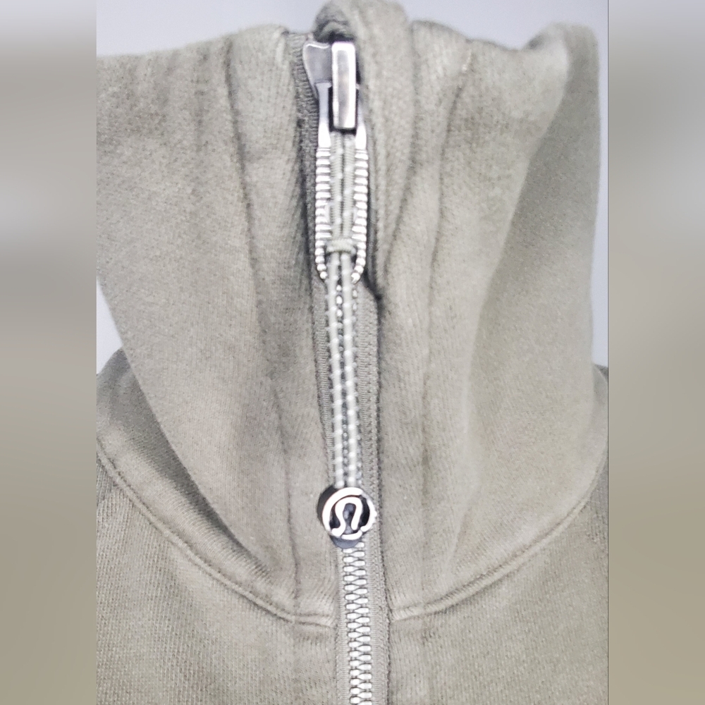 Lululemon Size XS/S Scuba Fleece Green Olive Color-Cropped Half Zip-Up - Picture 4 of 13